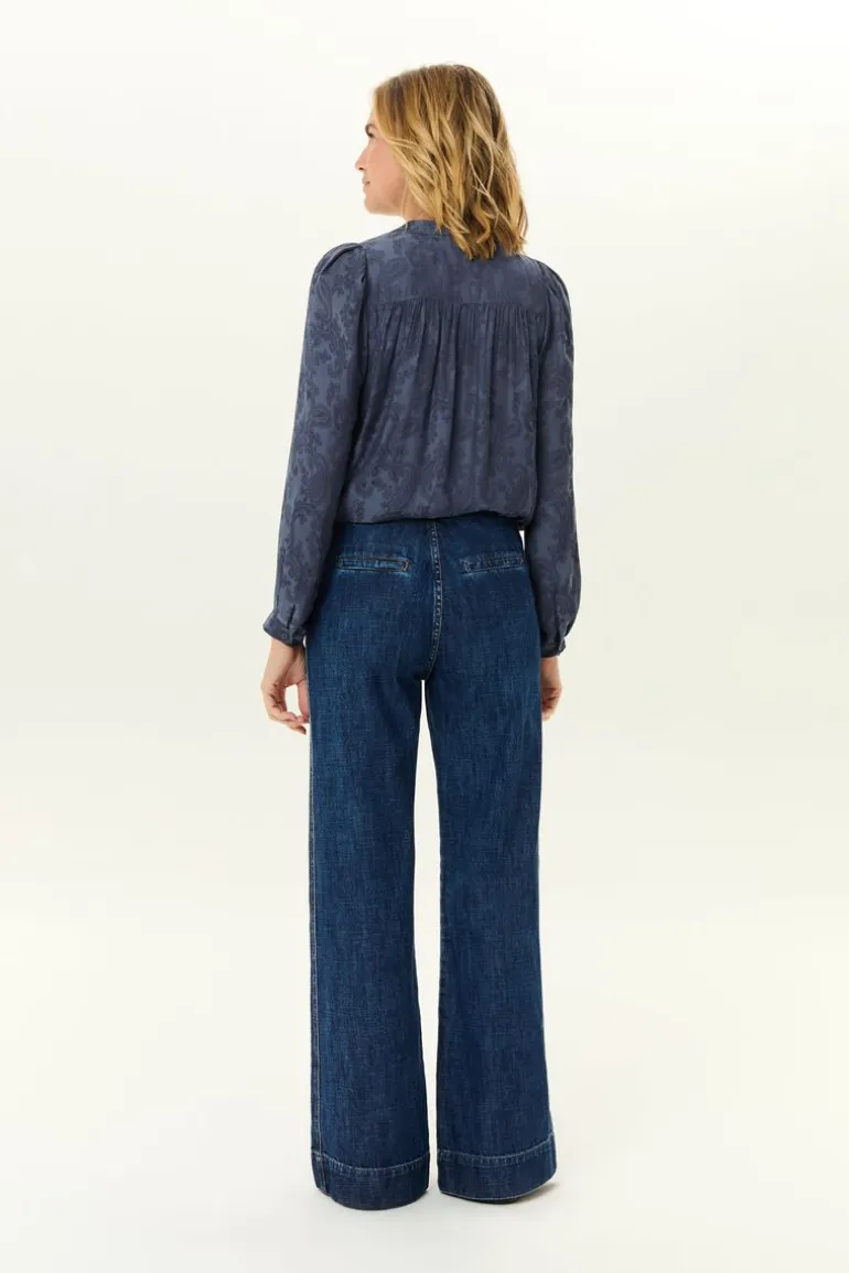 Calça Jeans Reta Recorte Lateral